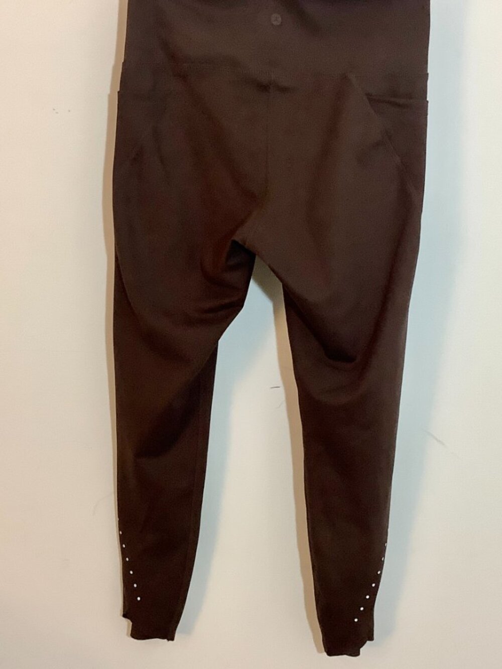 Danskin Workout Pants Brown Medium Trendy, Figure-Enhancing, Slim Fit Stretch